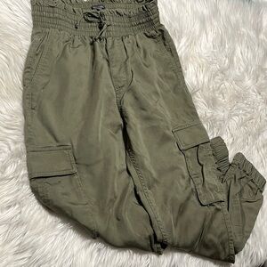 Abercrombie and Fitch Pull on Cargo Pants